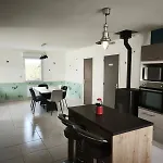 Sweet Omaha Maison Spacieuse Avec Jardin Clos Belle Terrasse Amenagee, 4 2 Sdb 2 Wc Parking Privatif 2 Kms D'omaha Beach, 5 Mn En Voiture Superette, Proche Port En Bessin בית נופש סן-לוראן-סור-מר