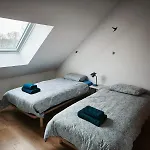 Sweet Omaha Maison Spacieuse Avec Jardin Clos Belle Terrasse Amenagee, 4 2 Sdb 2 Wc Parking Privatif 2 Kms D'omaha Beach, 5 Mn En Voiture Superette, Proche Port En Bessin בית נופש *