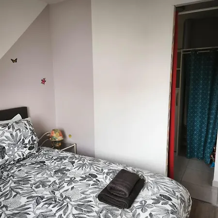 Prázdninový dům Sweet Omaha Maison Bien Equipee, Poele A Granules, Chiens Bienvenus, Avec Jardin Clos Belle Terrasse Amenagee, 4 Dont 2 Au Rdc, 2 Wc, Parking Privatif 2 Kms D'omaha Beach, 5 Mn En Voiture Superette, Proche Port En Bessin Et Bayeux Saint-Laurent-sur-Mer