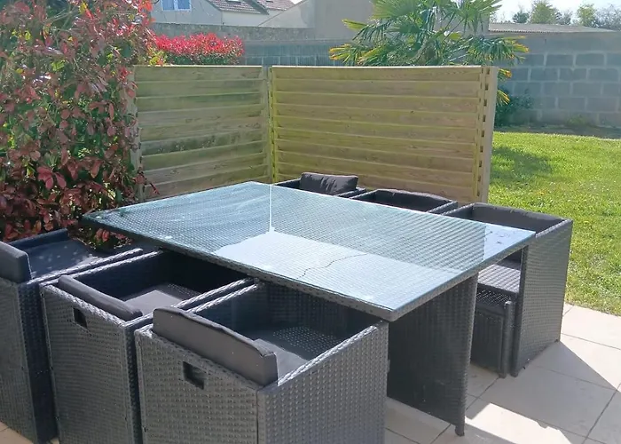 Sweet Omaha Maison Spacieuse Avec Jardin Clos Belle Terrasse 4 2 Sdb 2 Wc Parking Privatif 2 Kms D'omaha Beach, 5 Mn En Voiture Superette, Proche Port En Bessin Tatil Evi Saint-Laurent-sur-Mer