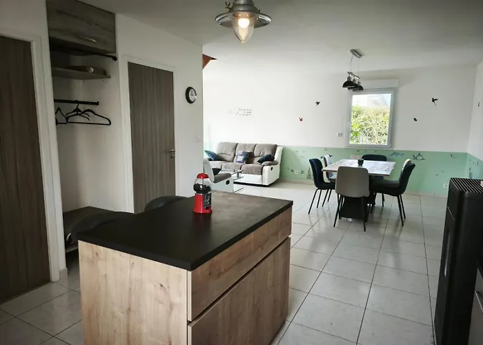 Tatil Evi Sweet Omaha Maison Spacieuse Avec Jardin Clos Belle Terrasse 4 2 Sdb 2 Wc Parking Privatif 2 Kms D'omaha Beach, 5 Mn En Voiture Superette, Proche Port En Bessin