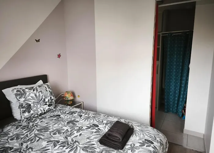 Tatil Evi Sweet Omaha Maison Spacieuse Avec Jardin Clos Belle Terrasse 4 2 Sdb 2 Wc Parking Privatif 2 Kms D'omaha Beach, 5 Mn En Voiture Superette, Proche Port En Bessin Saint-Laurent-sur-Mer