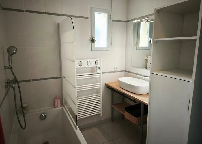 Sweet Omaha Maison Spacieuse Avec Jardin Clos Belle Terrasse 4 2 Sdb 2 Wc Parking Privatif 2 Kms D'omaha Beach, 5 Mn En Voiture Superette, Proche Port En Bessin Saint-Laurent-sur-Mer