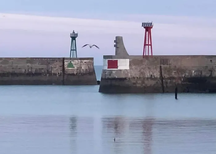 Sweet Omaha Maison Spacieuse Avec Jardin Clos Belle Terrasse 4 2 Sdb 2 Wc Parking Privatif 2 Kms D'omaha Beach, 5 Mn En Voiture Superette, Proche Port En Bessin Tatil Evi *